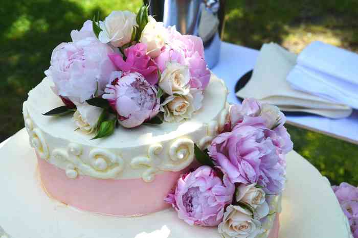 Find wedding cakes